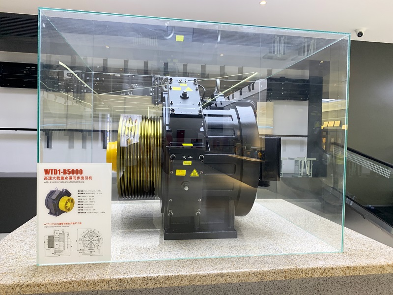 <span>超大载重主机展示</span>